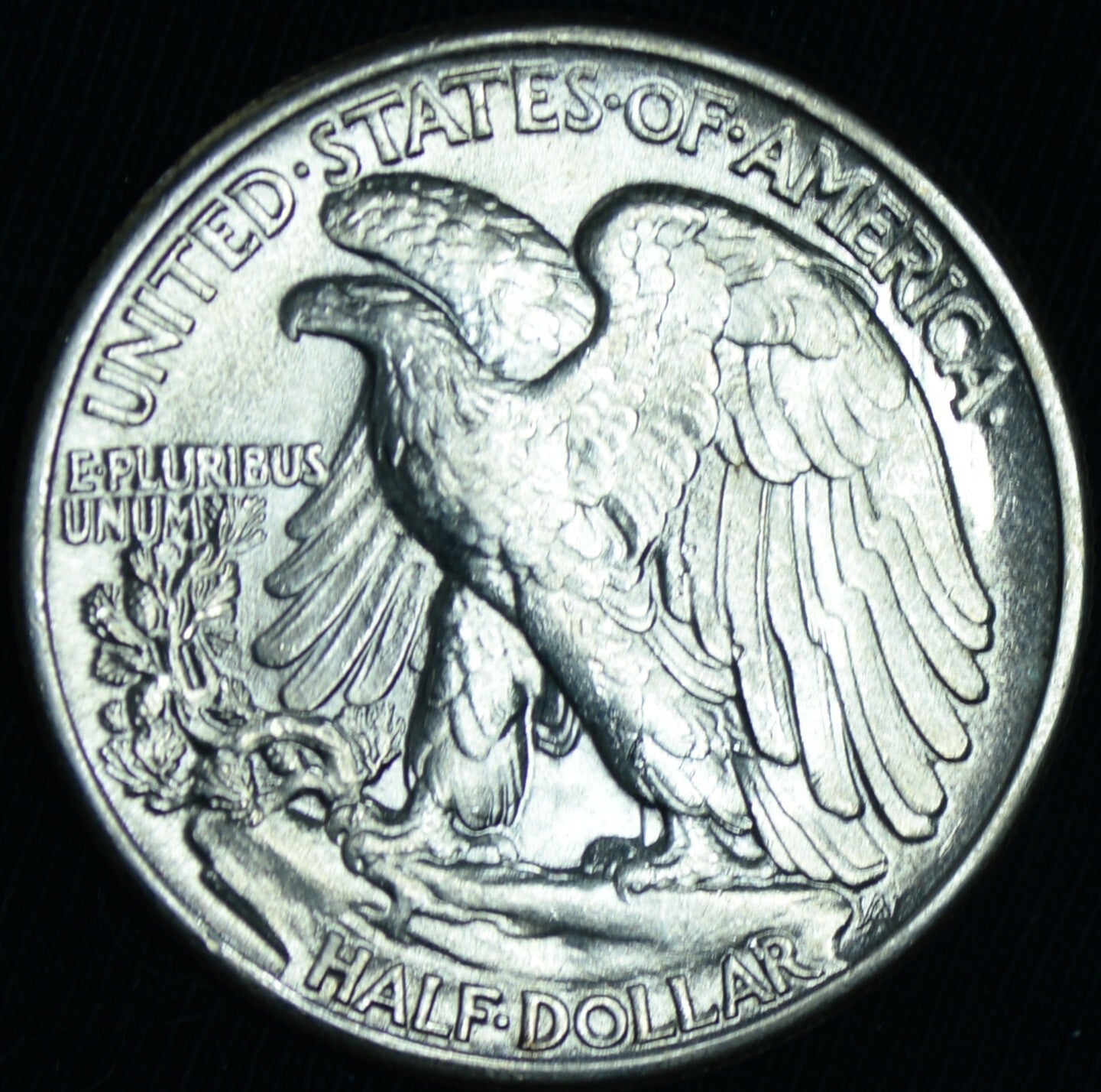 1945 50C Walking Liberty Half Dollar BU ~ 26241